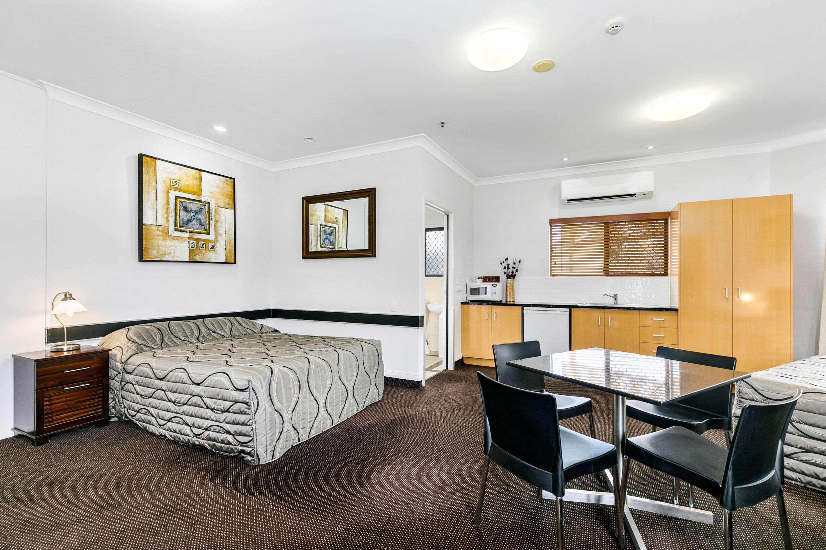 Comfort Inn Parklands Calliope Exterior photo